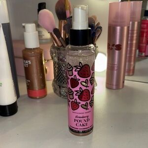 Strawberry Pound Cake🍓